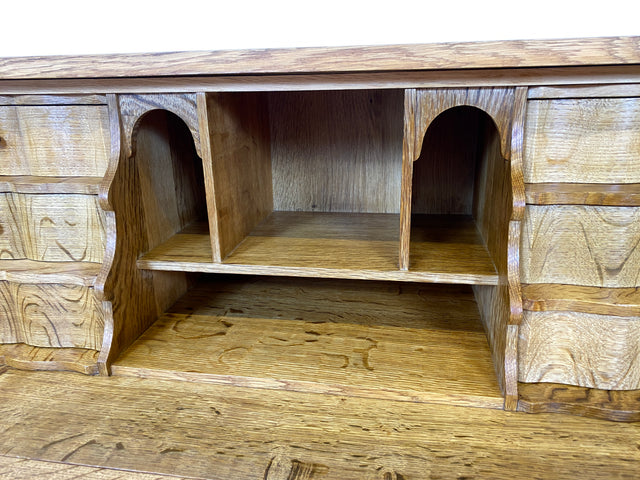WMK l Wunderschöner und gut erhaltener dänischer 60er Jahre Sekretär im Barockstil aus massiver Eiche mit Messinggriffen l Sekretär Schreibschrank Schreibtisch Kommode Schubladenkommode Desk Vintage