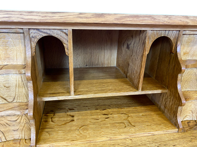 WMK l Wunderschöner und gut erhaltener dänischer 60er Jahre Sekretär im Barockstil aus massiver Eiche mit Messinggriffen l Sekretär Schreibschrank Schreibtisch Kommode Schubladenkommode Desk Vintage