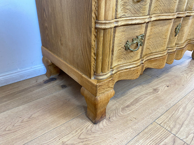 WMK l Wunderschöner und gut erhaltener dänischer 60er Jahre Sekretär im Barockstil aus massiver Eiche mit Messinggriffen l Sekretär Schreibschrank Schreibtisch Kommode Schubladenkommode Desk Vintage
