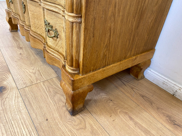 WMK l Wunderschöner und gut erhaltener dänischer 60er Jahre Sekretär im Barockstil aus massiver Eiche mit Messinggriffen l Sekretär Schreibschrank Schreibtisch Kommode Schubladenkommode Desk Vintage