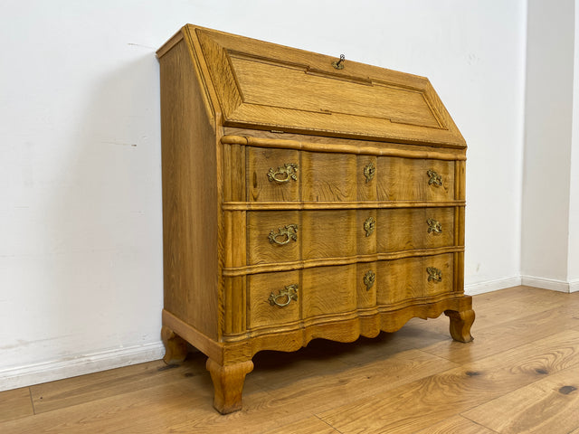 WMK l Wunderschöner und gut erhaltener dänischer 60er Jahre Sekretär im Barockstil aus massiver Eiche mit Messinggriffen l Sekretär Schreibschrank Schreibtisch Kommode Schubladenkommode Desk Vintage