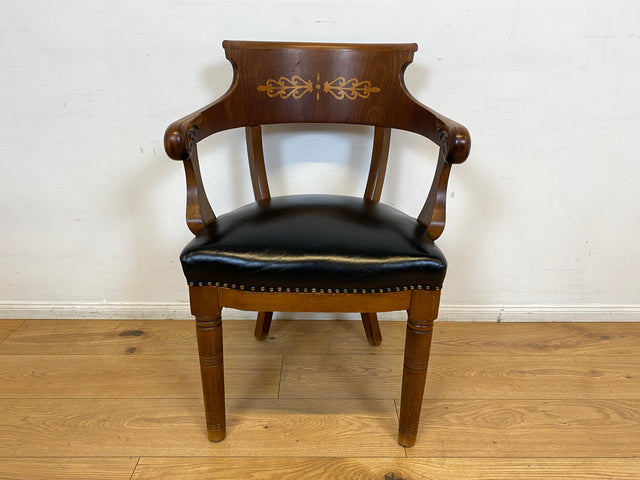 WMK I Vornehmer dänischer antiker Salonstuhl mit Armlehnen, Intarsien und schwarzem Kunst Leder, um 1900 I Stuhl Sessel Armchair Esszimmer Küchenstuhl Biedermeier Vintage Berlin München Stuttgart