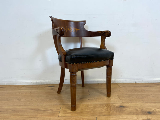 WMK I Vornehmer dänischer antiker Salonstuhl mit Armlehnen, Intarsien und schwarzem Kunst Leder, um 1900 I Stuhl Sessel Armchair Esszimmer Küchenstuhl Biedermeier Vintage Berlin München Stuttgart