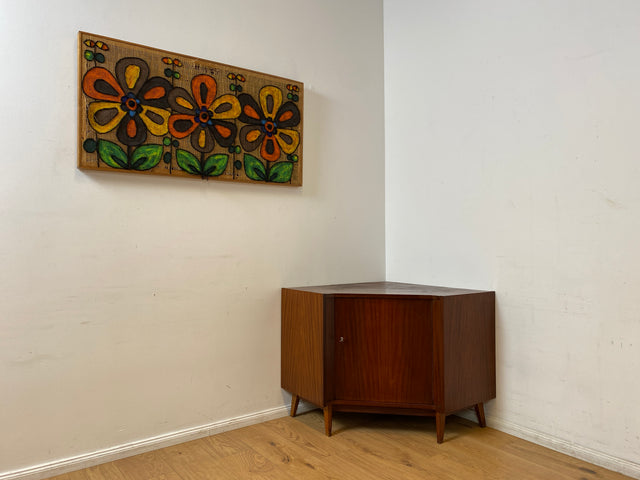 WMK I Schöne und geräumige dunkle Mid-Century Eckkommode aus vollem Holz, 1961