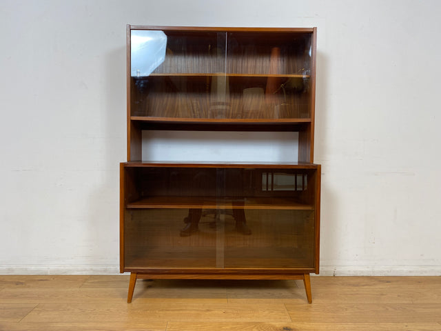 WMK I Minimalistische dunkle Mid-Century Vitrine aus 1962 I Vollholz in Afrormosia I Highboard Büchervitrine Bücherschrank Bücherregal Regal Geschirrschrank Vintage 60er 70er I Berlin Köln Hessen
