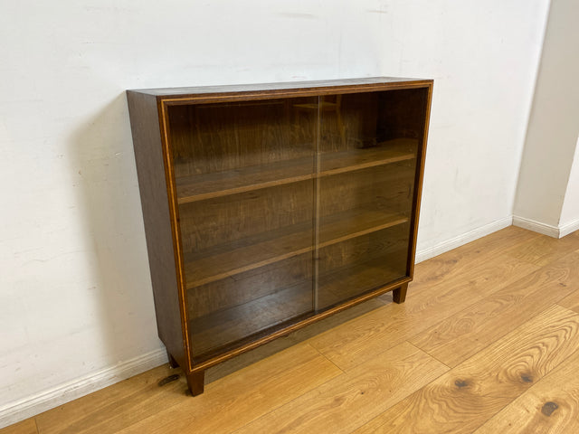 WMK I Stilschlichte dunkle Mid-Century Vitrine aus vollem Holz mit verstellbaren Regalböden I Büchervitrine Bücherregal Regal Holzregal Sideboard Bücherschrank Vintage 50er 60er Berlin Essen Leipzig