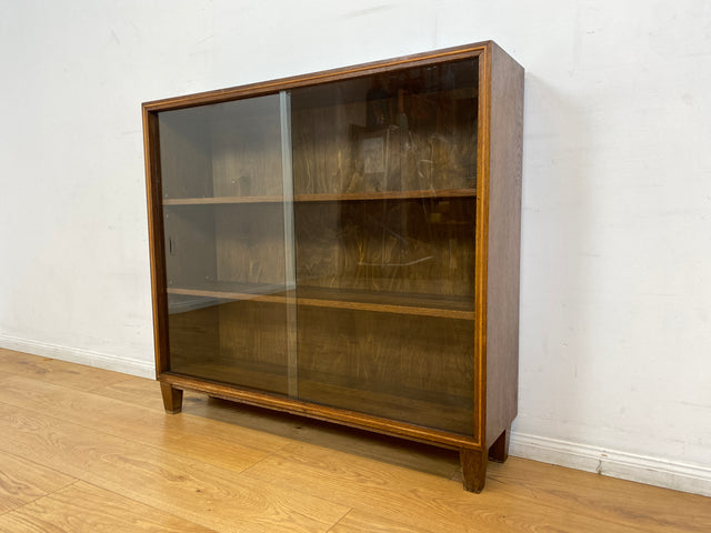 WMK I Stilschlichte dunkle Mid-Century Vitrine aus vollem Holz mit verstellbaren Regalböden I Büchervitrine Bücherregal Regal Holzregal Sideboard Bücherschrank Vintage 50er 60er Berlin Essen Leipzig