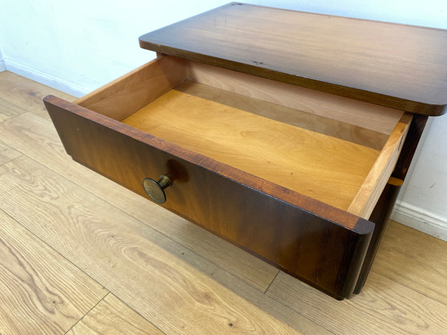 WMK I 1/2 Formschöner dunkler Mid-Century Nachttisch aus vollem Holz mit Schublade & Messinggriffen I Kommode Schrank Schränkchen Nacht Night Stand Beistelltisch Vintage 50er 60er Berlin Ulm Stuttgart