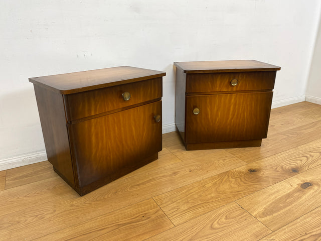 WMK I 1/2 Formschöner dunkler Mid-Century Nachttisch aus vollem Holz mit Schublade & Messinggriffen I Kommode Schrank Schränkchen Nacht Night Stand Beistelltisch Vintage 50er 60er Berlin Ulm Stuttgart