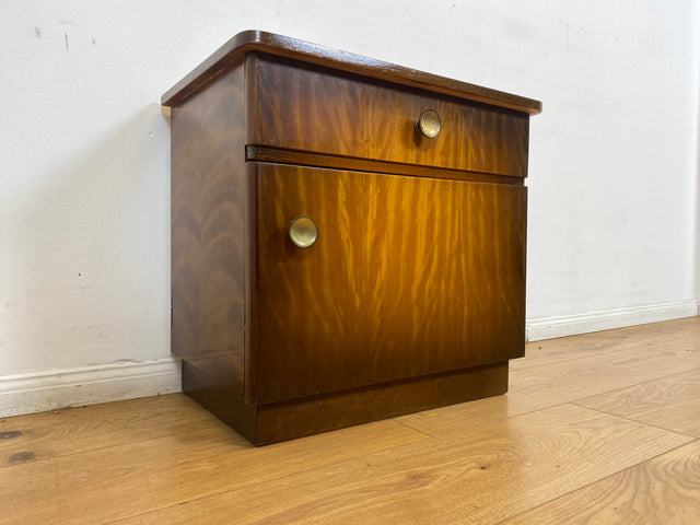WMK I 1/2 Formschöner dunkler Mid-Century Nachttisch aus vollem Holz mit Schublade & Messinggriffen I Kommode Schrank Schränkchen Nacht Night Stand Beistelltisch Vintage 50er 60er Berlin Ulm Stuttgart