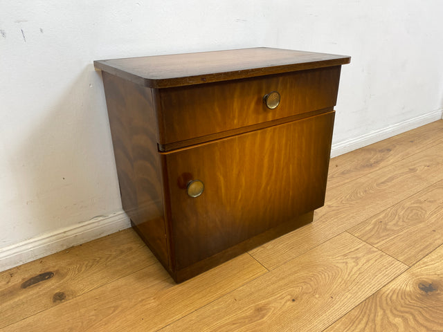 WMK I 1/2 Formschöner dunkler Mid-Century Nachttisch aus vollem Holz mit Schublade & Messinggriffen I Kommode Schrank Schränkchen Nacht Night Stand Beistelltisch Vintage 50er 60er Berlin Ulm Stuttgart