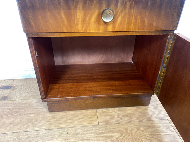 WMK I 1/2 Formschöner dunkler Mid-Century Nachttisch aus vollem Holz mit Schublade & Messinggriffen I Kommode Schrank Schränkchen Nacht Night Stand Beistelltisch Vintage 50er 60er Berlin Ulm Stuttgart