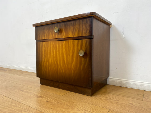 WMK I 1/2 Formschöner dunkler Mid-Century Nachttisch aus vollem Holz mit Schublade & Messinggriffen I Kommode Schrank Schränkchen Nacht Night Stand Beistelltisch Vintage 50er 60er Berlin Ulm Stuttgart