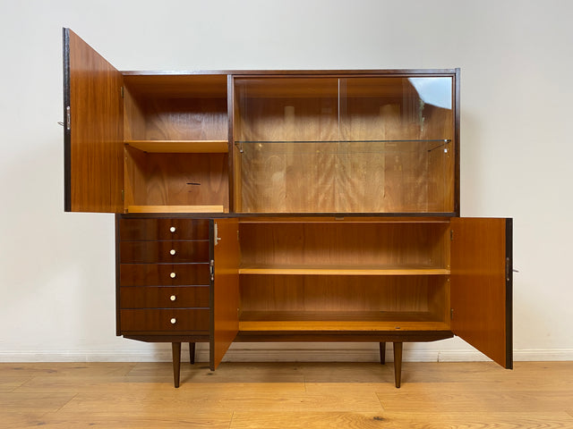 WMK I Sehr schöner dunkler Mid-Century Wohnzimmerschrank aus 1967 in Mahagoni mit Vitrine und Schubladen I Schrank Highboard Anrichte Sideboard Vintage 70er 60er DDR Berlin Leipzig Düsseldorf Bremen