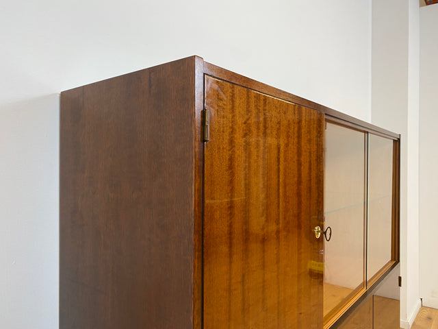 WMK I Sehr schöner dunkler Mid-Century Wohnzimmerschrank aus 1967 in Mahagoni mit Vitrine und Schubladen I Schrank Highboard Anrichte Sideboard Vintage 70er 60er DDR Berlin Leipzig Düsseldorf Bremen