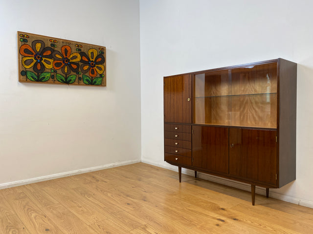WMK I Sehr schöner dunkler Mid-Century Wohnzimmerschrank aus 1967 in Mahagoni mit Vitrine und Schubladen I Schrank Highboard Anrichte Sideboard Vintage 70er 60er DDR Berlin Leipzig Düsseldorf Bremen