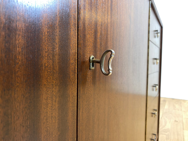 WMK I Hochwertiges und geräumiges dunkles Mid-Century Sideboard mit Schubladen und Messinggriffen I Schank Kommode Anrichte Schuhschrank Schuhkommode Bauhaus Vintage 50er 60er Berlin Magdeburg Essen