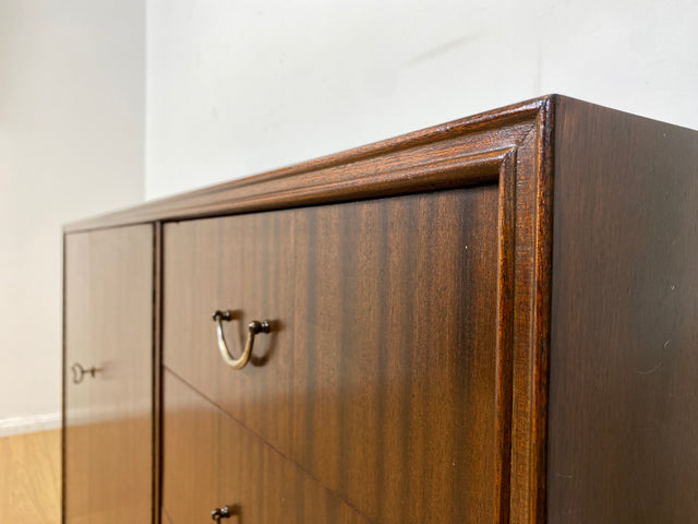 WMK I Hochwertiges und geräumiges dunkles Mid-Century Sideboard mit Schubladen und Messinggriffen I Schank Kommode Anrichte Schuhschrank Schuhkommode Bauhaus Vintage 50er 60er Berlin Magdeburg Essen