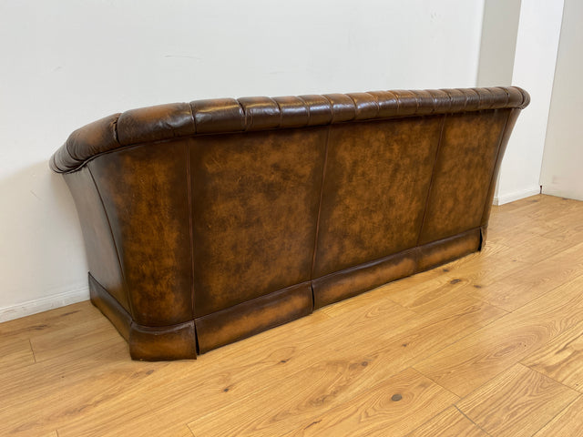 WMK # Uriges & hochwertiges englisches Chesterfield Sofa mit dickem aber weichem gestepptem Echtleder mit schöner Alterspatina # 3er Sofa Couch Ledersofa Ledercouch 3-Sitzer Vintage # Versand möglich