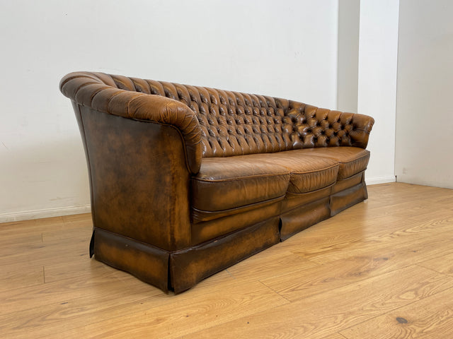 WMK # Uriges & hochwertiges englisches Chesterfield Sofa mit dickem aber weichem gestepptem Echtleder mit schöner Alterspatina # 3er Sofa Couch Ledersofa Ledercouch 3-Sitzer Vintage # Versand möglich