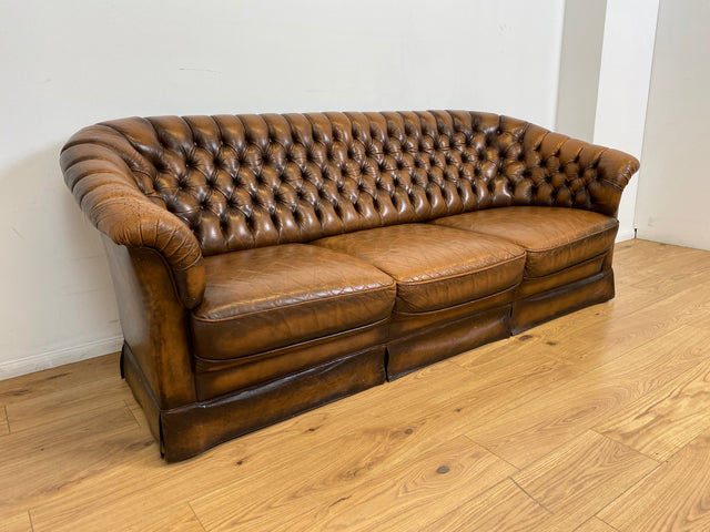 WMK # Uriges & hochwertiges englisches Chesterfield Sofa mit dickem aber weichem gestepptem Echtleder mit schöner Alterspatina # 3er Sofa Couch Ledersofa Ledercouch 3-Sitzer Vintage # Versand möglich