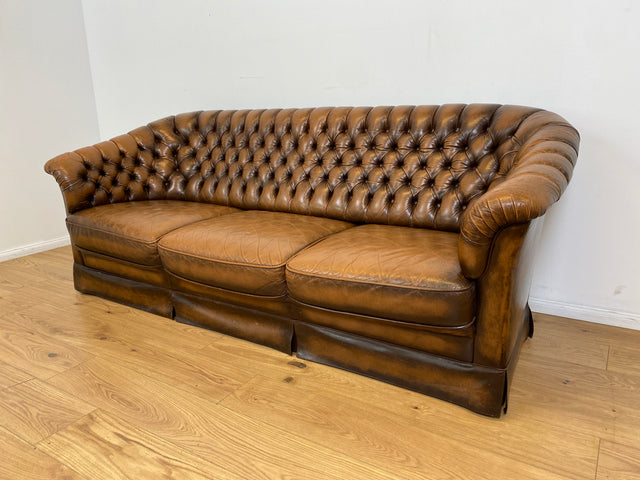 WMK # Uriges & hochwertiges englisches Chesterfield Sofa mit dickem aber weichem gestepptem Echtleder mit schöner Alterspatina # 3er Sofa Couch Ledersofa Ledercouch 3-Sitzer Vintage # Versand möglich