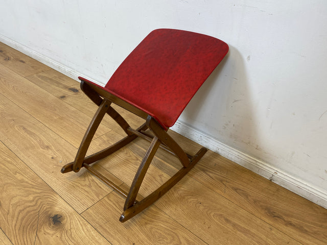WMK I Äußerst gemütlicher und sehr gut erhaltener Vintage Sessel mit samtartigen beigen Originalbezug und Fransen
