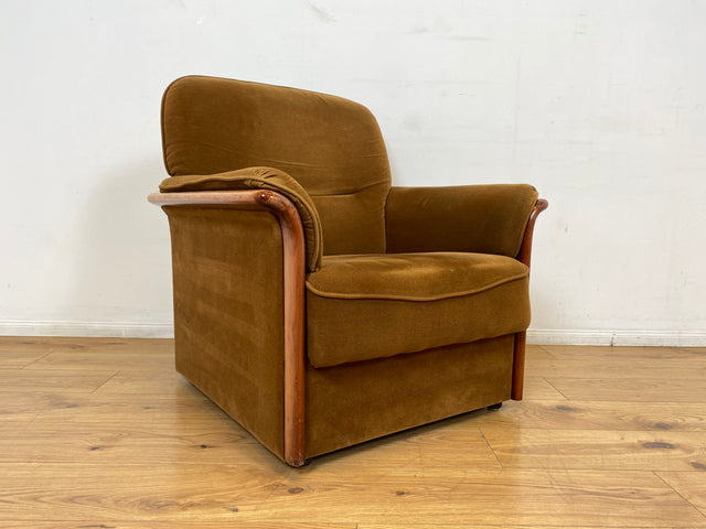 WMK I Versand 85€ I Schöner und sehr gemütlicher Vintage Sessel mit stilvollem Holzrahmen & honigbraunem Bezug