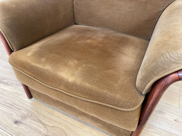 WMK I Versand 85€ I Schöner und sehr gemütlicher Vintage Sessel mit stilvollem Holzrahmen & honigbraunem Bezug