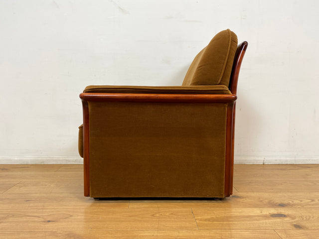 WMK I Versand 85€ I Schöner und sehr gemütlicher Vintage Sessel mit stilvollem Holzrahmen & honigbraunem Bezug