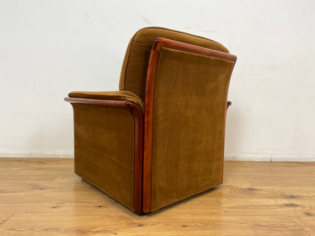WMK I Versand 85€ I Schöner und sehr gemütlicher Vintage Sessel mit stilvollem Holzrahmen & honigbraunem Bezug