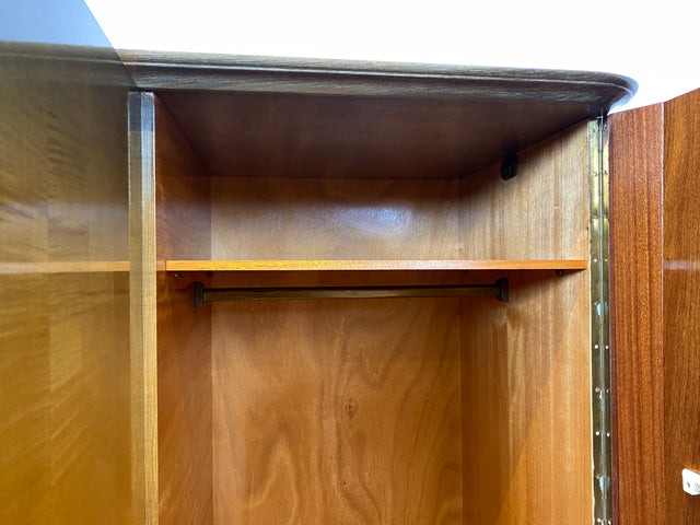 WMK I Versand 85€ I Besonders schöner großer 50er Jahre Kleiderschrank aus vollem Holz I Schrank Schlafzimmerschrank Wäscheschrank Wardrobe Rockabilly Mid-Century Vintage 60er Berlin Bochum Magdeburg