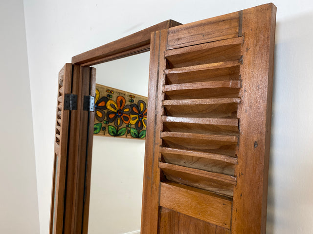 Boatwood by WMK I Einzigartiger großer Wandspiegel aus altem Bootsholz mit Fensterläden in Blau I handgefertigtes Unikat I Teakholz massiv I Ganzkörper Spiegel Stand Mirror Flur Tür Lamellen Garderobe