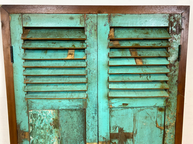 Boatwood by WMK I Einzigartiger großer Wandspiegel aus altem Bootsholz mit Fensterläden in Grün I handgefertigtes Unikat I Teakholz massiv I Ganzkörper Spiegel Stand Mirror Flur Tür Garderobe Lamellen