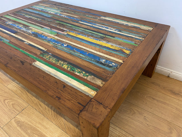 Boatwood by WMK I Einzigartiger großer Couchtisch mit bunter Patchwork Tischplatte I handgefertigtes Unikat aus altem Bootsholz l Teakholz massiv I Wohnzimmertisch Coffee Table Berlin Köln NRW Bayern