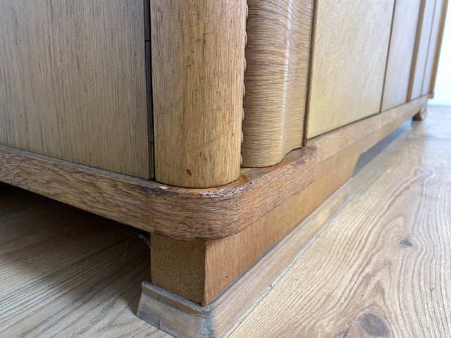 WMK I Besonders schöner und perfekt aufgeteilter großer Mid-Century Kleiderschrank aus vollem Holz in Eiche I Schrank Schlafzimmerschrank Wäscheschrank Wardrobe Vintage 50er Berlin Regensburg Schwerin