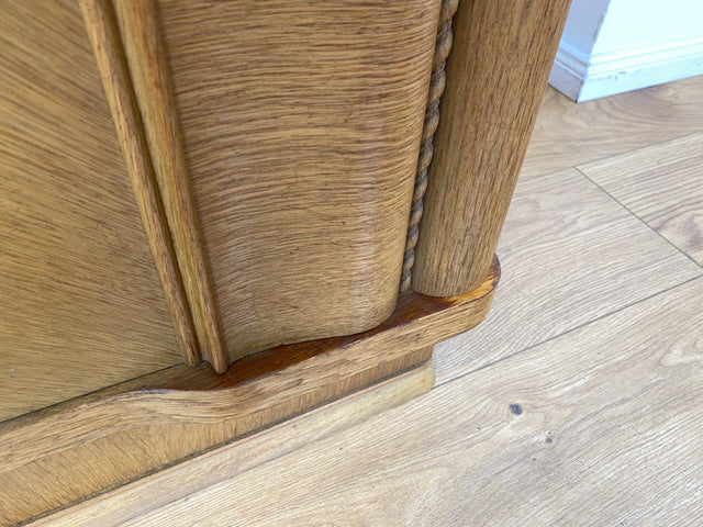 WMK I Besonders schöner und perfekt aufgeteilter großer Mid-Century Kleiderschrank aus vollem Holz in Eiche I Schrank Schlafzimmerschrank Wäscheschrank Wardrobe Vintage 50er Berlin Regensburg Schwerin