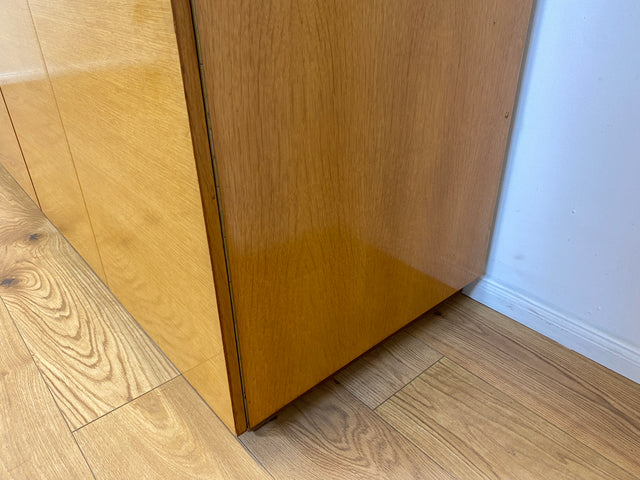 WMK I Stilvoller & perfekt aufgeteilter großer heller Mid-Century Kleiderschrank mit integriertem Aufsatz I Schrank Schlafzimmerschrank Wäscheschrank Wardrobe Vintage 60er 70er Berlin Hamburg München