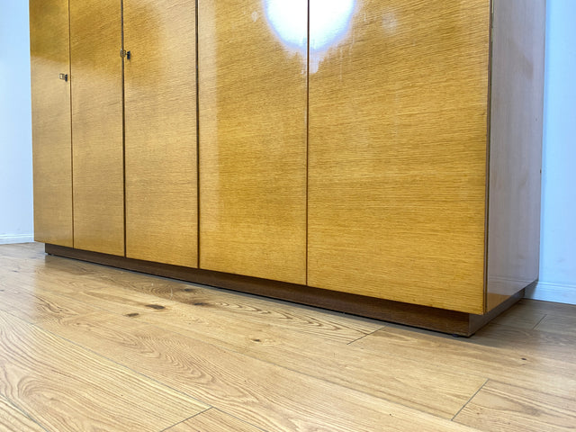 WMK I Stilvoller & perfekt aufgeteilter großer heller Mid-Century Kleiderschrank mit integriertem Aufsatz I Schrank Schlafzimmerschrank Wäscheschrank Wardrobe Vintage 60er 70er Berlin Hamburg München