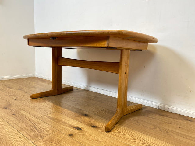 WMK I Hochwertiger großer ovaler skandinavischer Designer Esstisch von EMC Møbler aus massiver Ulme, 2-fach ausziehbar I Tisch Esszimmer Küche Dining Table Danish Design Vintage Berlin Herne München