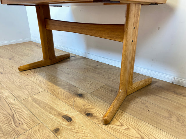 WMK I Hochwertiger großer ovaler skandinavischer Designer Esstisch von EMC Møbler aus massiver Ulme, 2-fach ausziehbar I Tisch Esszimmer Küche Dining Table Danish Design Vintage Berlin Herne München