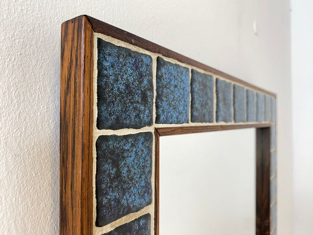 WMK I Stilvoller großer skandinavischer Wandspiegel mit kunstvollen Fliesen Mosaik in Palisander Rahmen, Dänemark, 70er Jahre I Spiegel Mirror Garderobe Flur Bad Retro Space Age Danish Design Rosewood