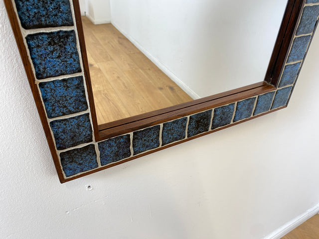 WMK I Stilvoller großer skandinavischer Wandspiegel mit kunstvollen Fliesen Mosaik in Palisander Rahmen, Dänemark, 70er Jahre I Spiegel Mirror Garderobe Flur Bad Retro Space Age Danish Design Rosewood