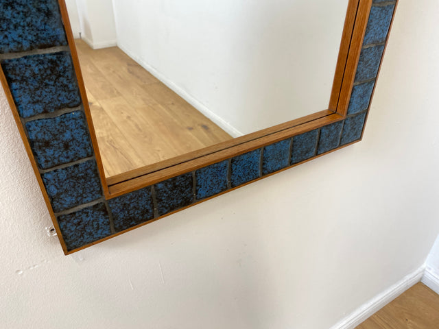 WMK I Stilvoller großer skandinavischer Wandspiegel mit kunstvollen Fliesen Mosaik in Teakholz Rahmen, Dänemark, 70er Jahre I Spiegel Mirror Garderobe Flur Bad Retro Space Age Danish Design Teak