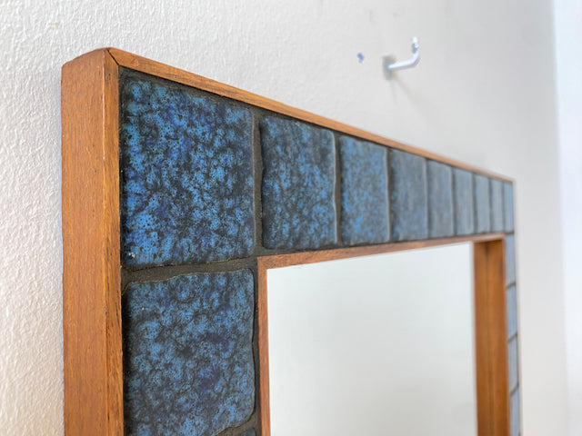 WMK I Stilvoller großer skandinavischer Wandspiegel mit kunstvollen Fliesen Mosaik in Teakholz Rahmen, Dänemark, 70er Jahre I Spiegel Mirror Garderobe Flur Bad Retro Space Age Danish Design Teak