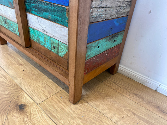 Boatwood by WMK I Einzigartige handgefertigte Vitrine aus altem Bootsholz mit Schiebetüren I Regal Büchervitrine Bücherregal Bücherschrank Highboard Geschirrschrank Küchenschrank Bremen Passau Köln