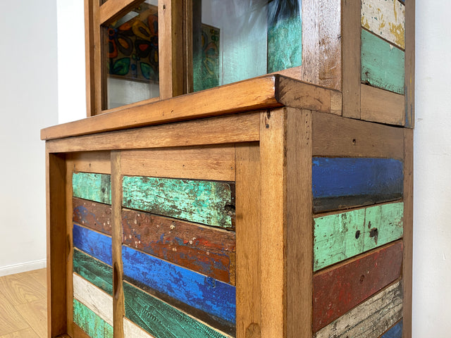 Boatwood by WMK I Einzigartige handgefertigte Vitrine aus altem Bootsholz mit Schiebetüren I Regal Büchervitrine Bücherregal Bücherschrank Highboard Geschirrschrank Küchenschrank Bremen Passau Köln