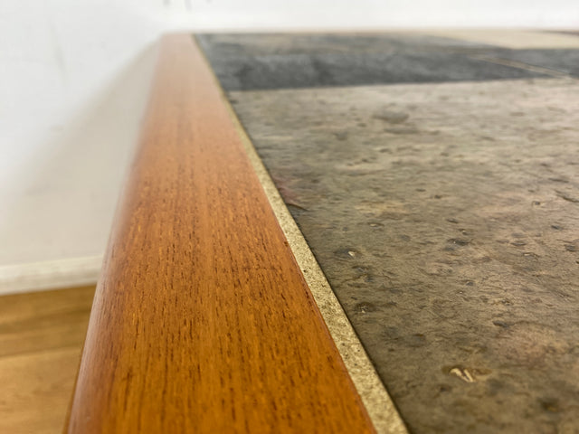 WMK I Seltener handgefertigter skandinavischer Designer Couchtisch I Sallingboe Jelling I Teakholz & Naturstein Fliesen I Wohnzimmertisch Coffee Table Danisch Design Vintage Teak Berlin München Köln