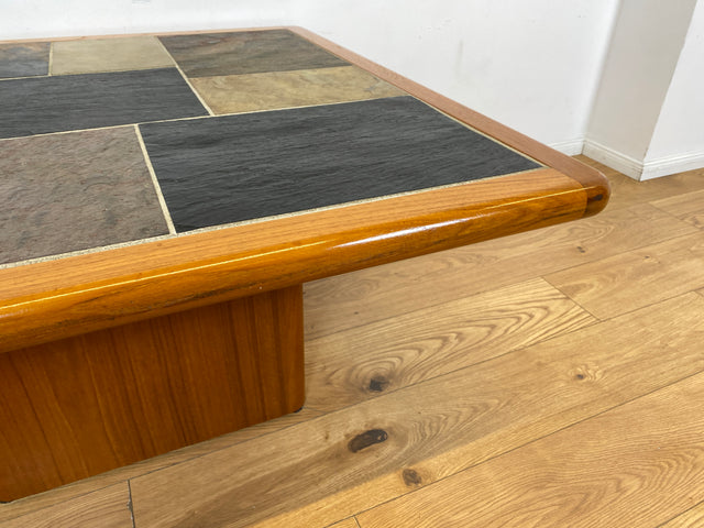 WMK I Seltener handgefertigter skandinavischer Designer Couchtisch I Sallingboe Jelling I Teakholz & Naturstein Fliesen I Wohnzimmertisch Coffee Table Danisch Design Vintage Teak Berlin München Köln