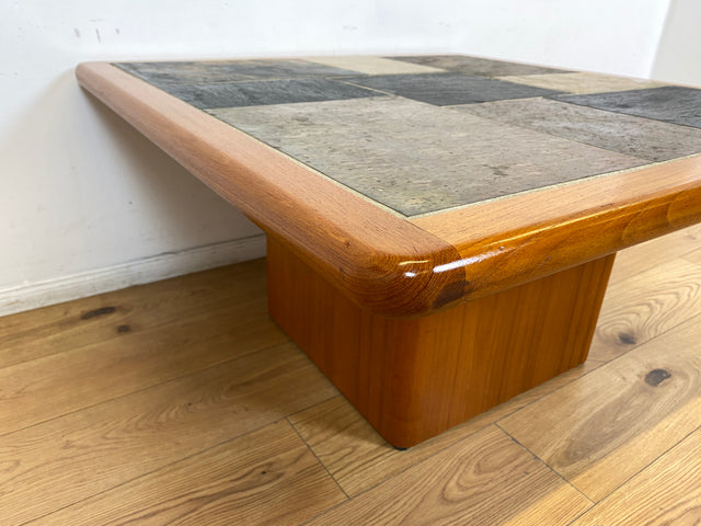 WMK I Seltener handgefertigter skandinavischer Designer Couchtisch I Sallingboe Jelling I Teakholz & Naturstein Fliesen I Wohnzimmertisch Coffee Table Danisch Design Vintage Teak Berlin München Köln